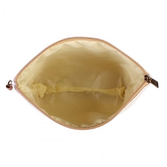 SALE❗️ All I need is MASCARA & lipstick Bag - Picture 3 of 3